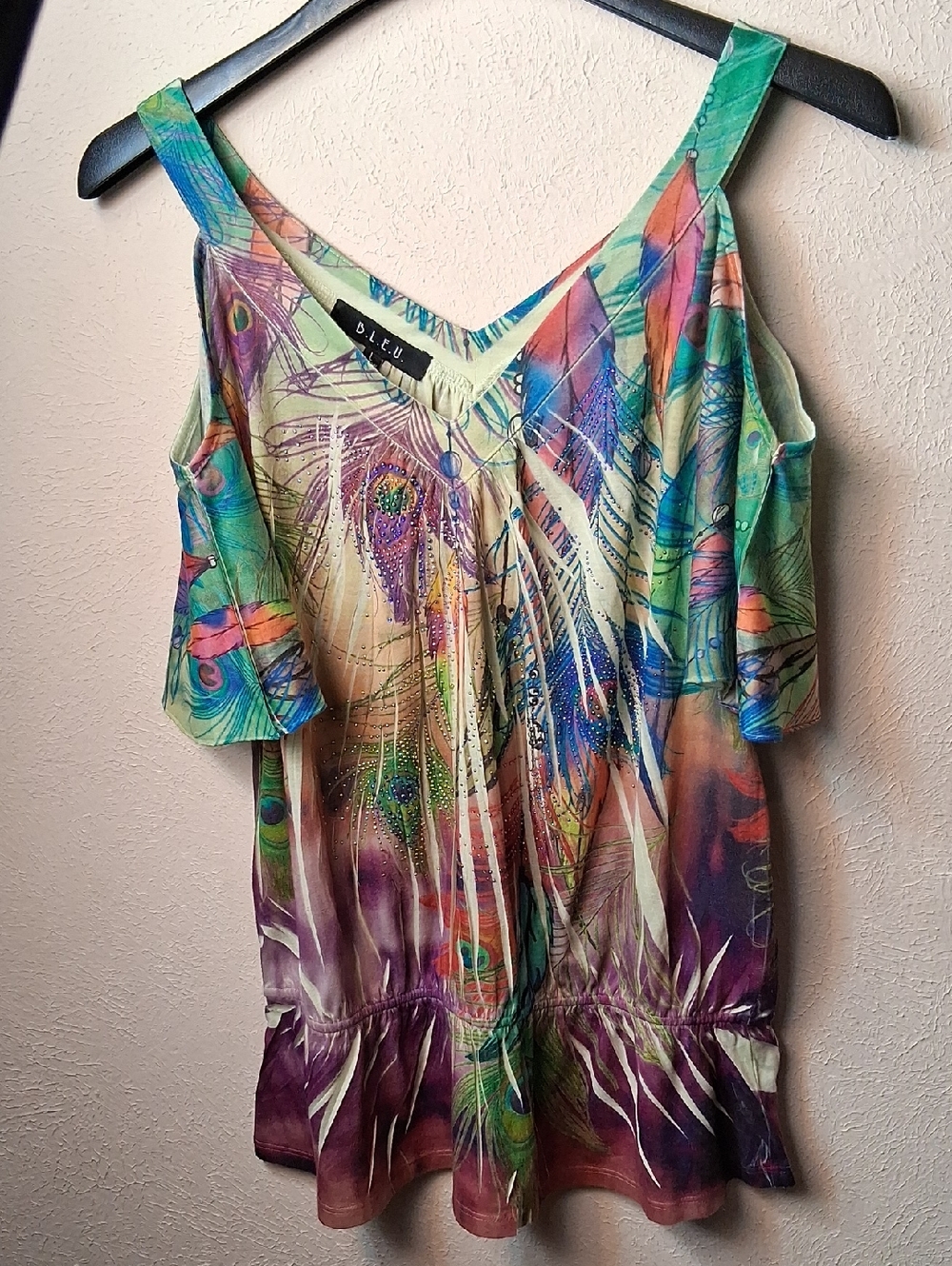 B.L.E.U.Women's Multicolor Cold-Shoulder Feather Print Top